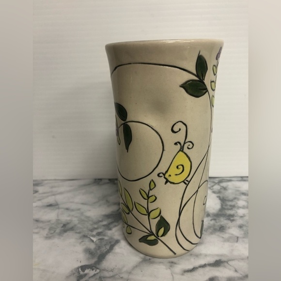 Meghan Bernard pottery SWIRLY GIG BIRD Hand Carved And Hand Painted Tumbler - Picture 1 of 7